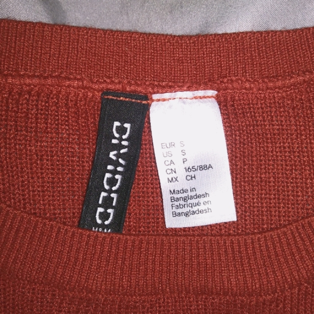 Lightly cropped sweater - Picture 3 of 3